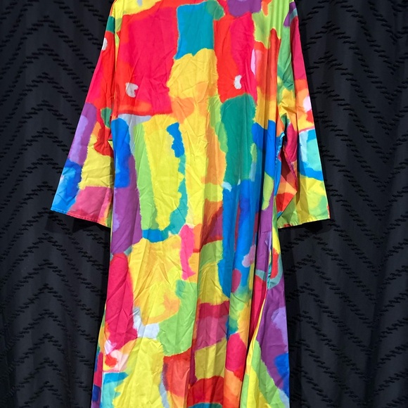 Chic Multicolor Abstract Dress - Picture 2 of 4